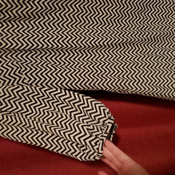 Bee Stitched blouse chevron print - Picture 2 of 7